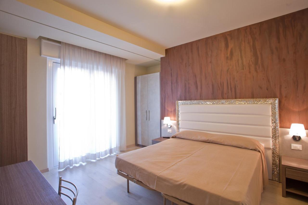 Residence Elisabetta Cesenatico Eksteriør billede
